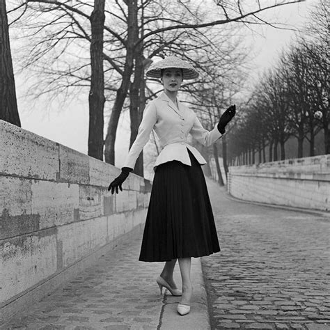 dior 1947 fashion show|dior the new look 1947.